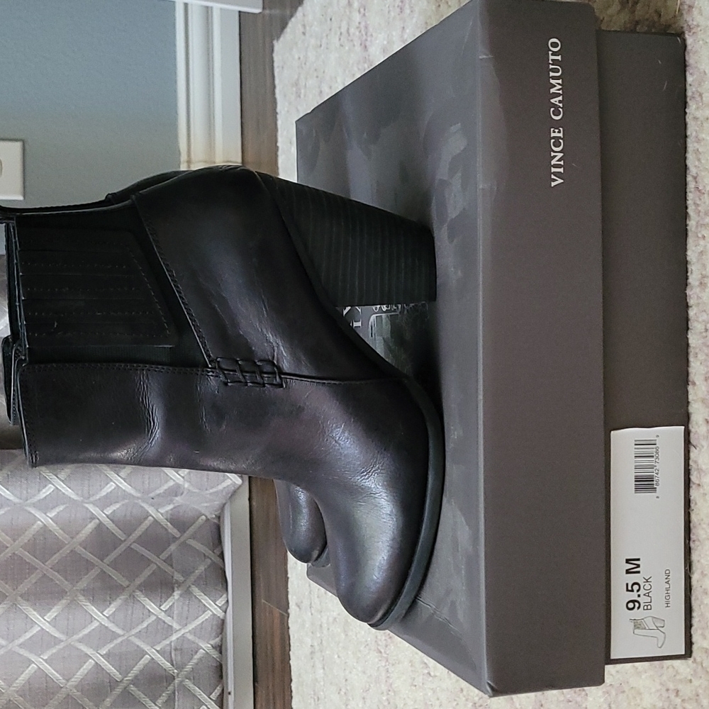 EUC Black leather booties